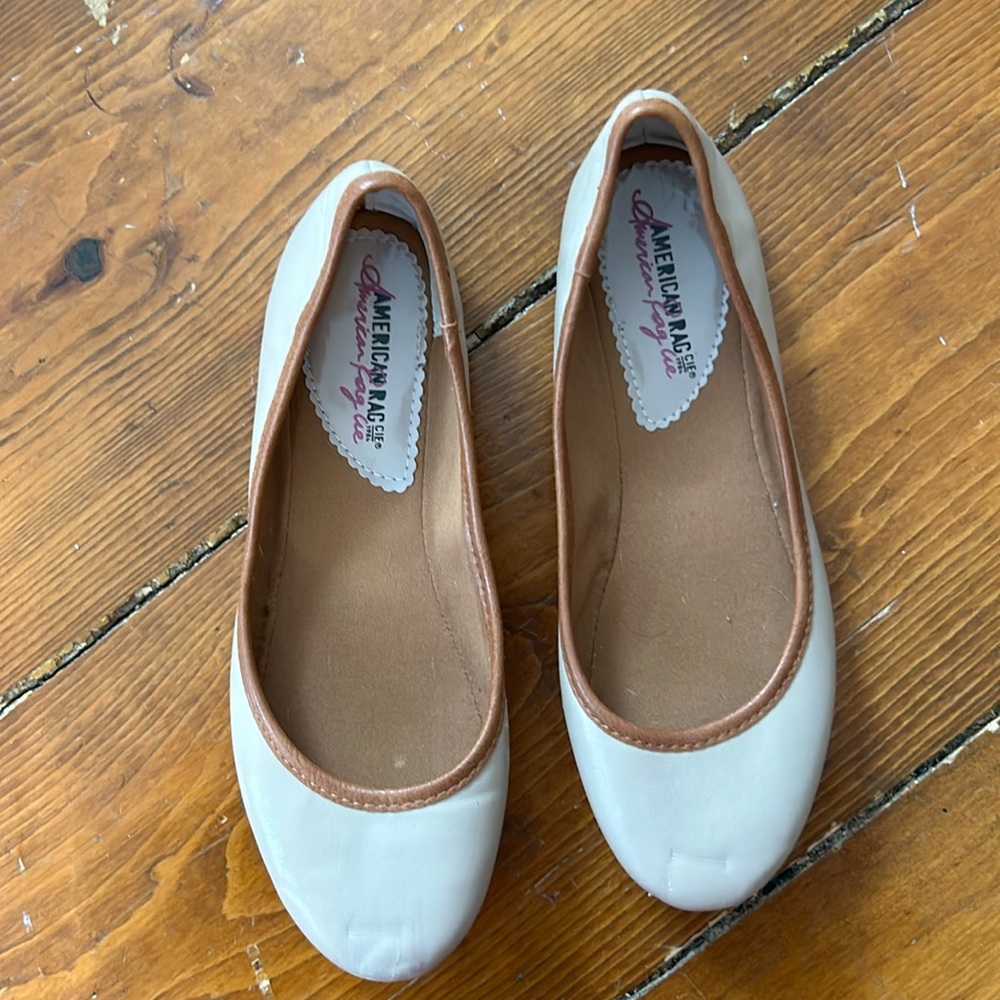 American rag cif size 8 1/2 flats nude color